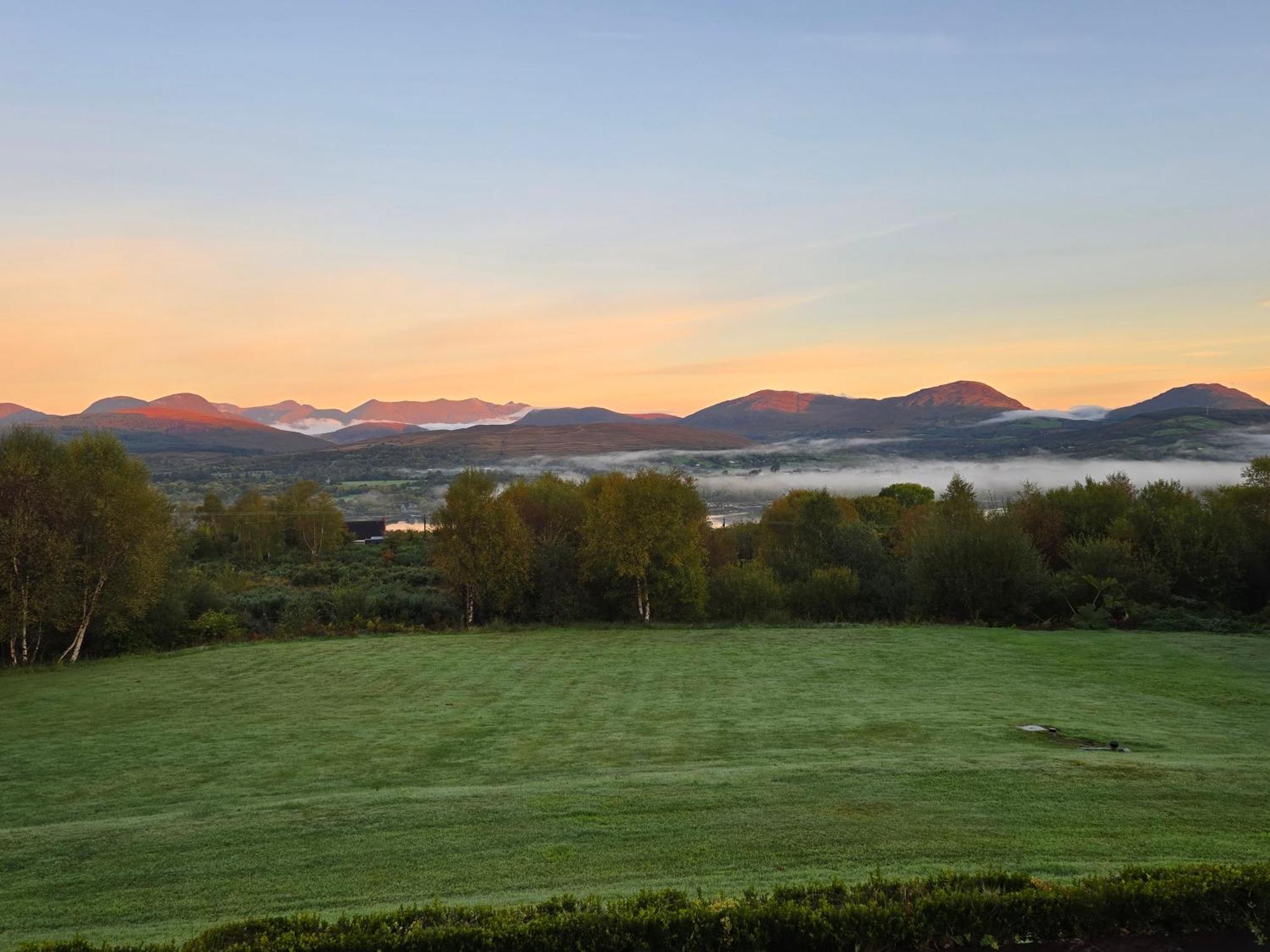 Misty Bay - Kenmare Hotel Екстериор снимка