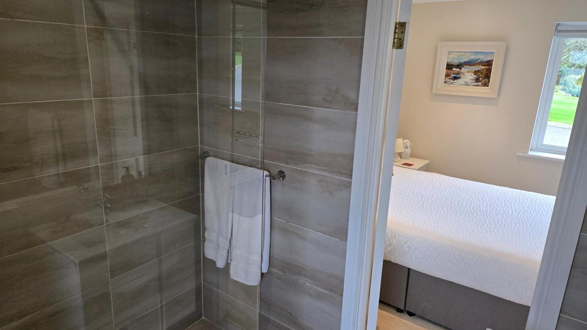 Misty Bay - Kenmare Hotel Екстериор снимка